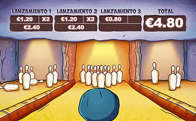 La bola de boliche a punto de derribar los bolos en el Bonus Bedrock Bowling en la slot The Flintstones.