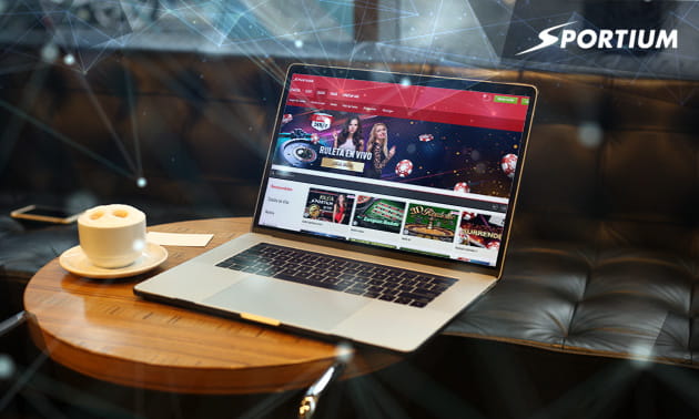Ordenador portátil con la página web de Sportium Casino en la pantalla