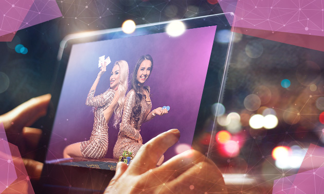 Una persona jugando online desde una tablet a juegos de casino en vivo.