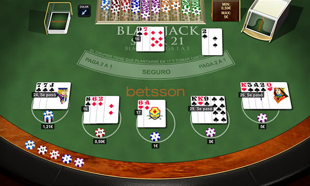 Blackjack Super 21 mostrando los resultados de las 5 manos jugadas.