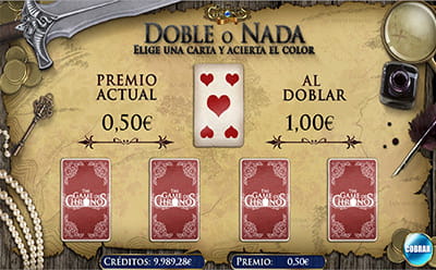 Jeu bonus appelé Double ou Rien, représenté par une carte centrale, 5 de coeurs dans ce cas, et quatre cartes cachées.