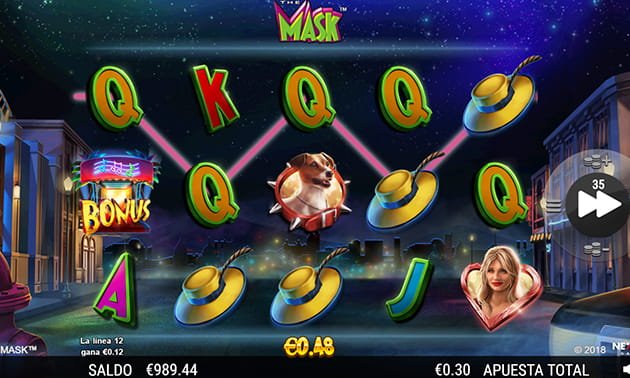 Menú principal de The Mask con el panel de juego y los diferentes tambores y filas representados.