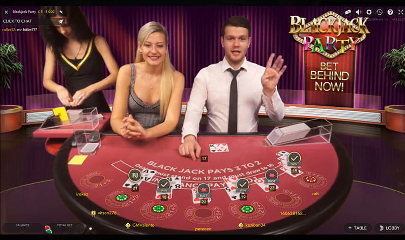 un croupier de casino en direct