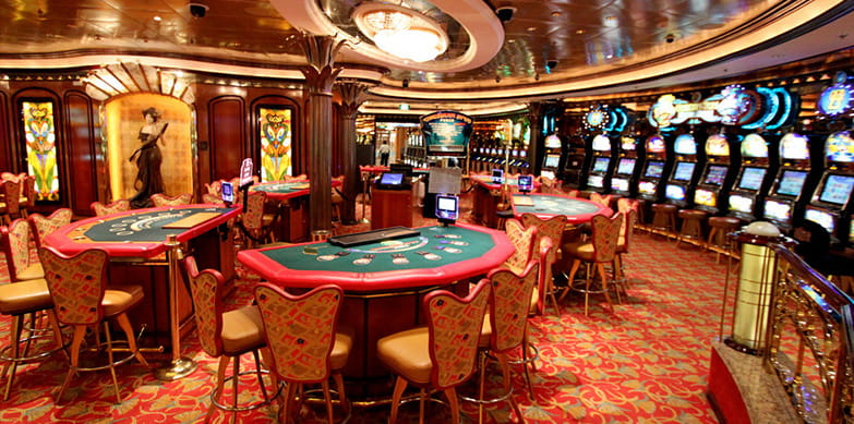 casino terrestre avec tables de blackjack