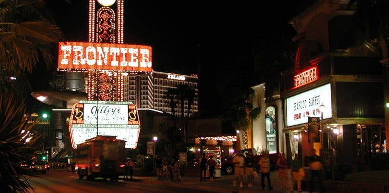 L'entrée principale de l'hôtel New Frontier à Las Vegas