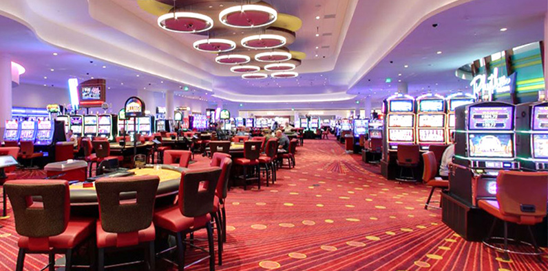 Chambre avec jeux de table au Rhytm City Casino Resort