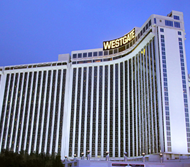 Vue lointaine du bâtiment de l'hôtel Westgate à Las Vegas